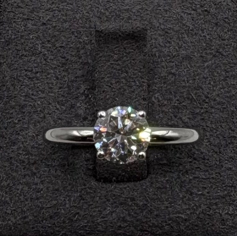 Exklusiver Verlobungsring mit 1.06ct. Lab-Grown Diamant
