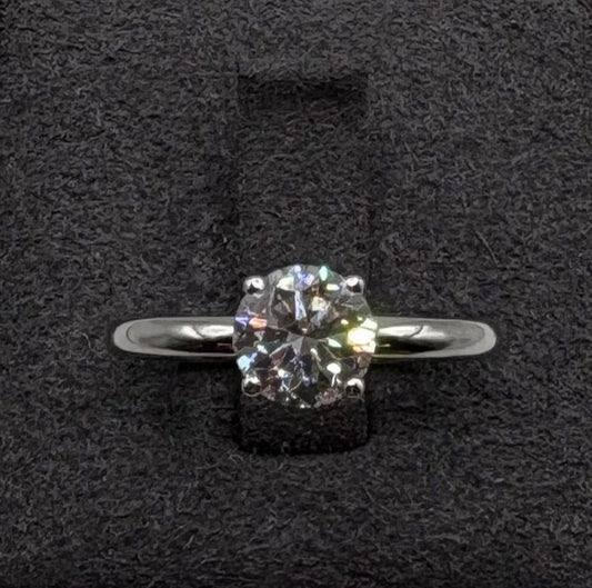 Exklusiver Verlobungsring mit 1.06ct. Lab-Grown Diamant